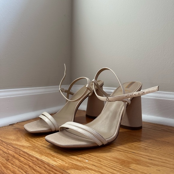 Sam Edelman Cream Summer Heels - Picture 1 of 3